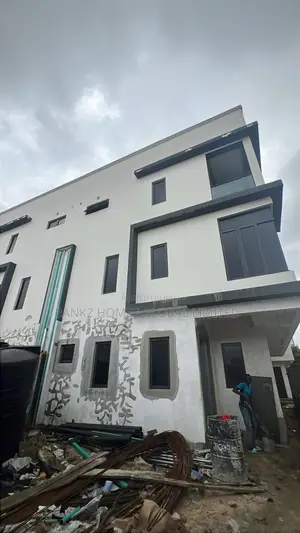 4bdrm Apartment in Lekki Phase 1 for sale
