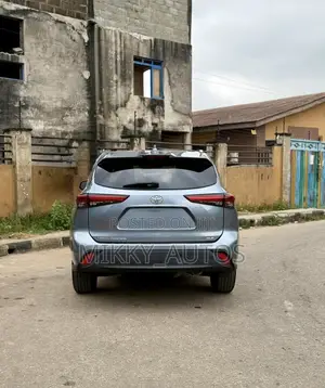 Toyota Highlander 2020 Blue