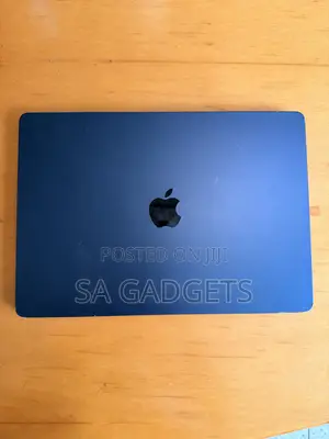 Laptop Apple MacBook Air 2024 M3 24GB Apple M3 SSD 512GB