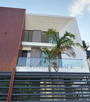 6bdrm Duplex in Chevron for sale
