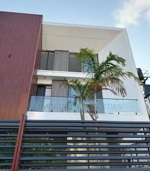 6bdrm Duplex in Chevron for sale