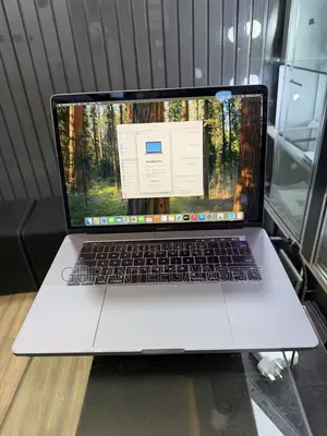 Laptop Apple MacBook Pro 2018 32GB Intel Core i7 SSD 512GB