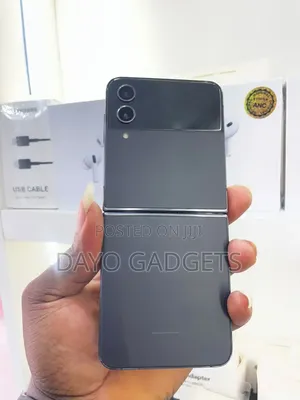 Samsung Galaxy Z Flip4 128 GB