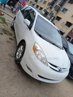 Toyota Sienna 2006 White