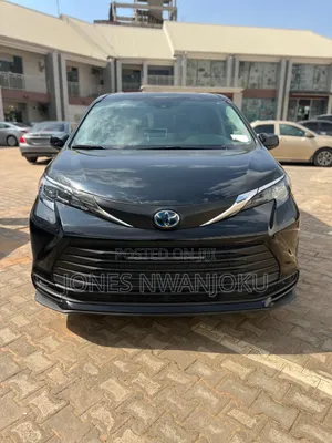 Toyota Sienna LE AWD 8-Passenger 2024 Black
