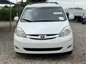 Toyota Sienna XLE 4WD 2007 White