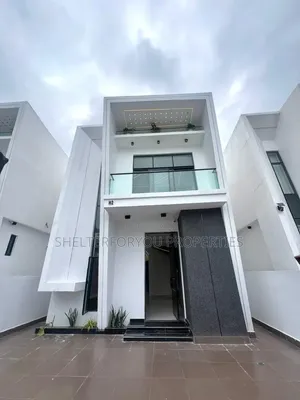 4bdrm House in Lekki Expressway for sale
