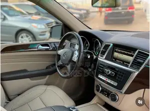 Mercedes-Benz M Class ML350 4dr SUV (3.5L 6cyl 7A) 2014 Black