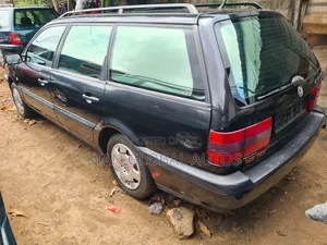 Volkswagen Passat 2002 Black