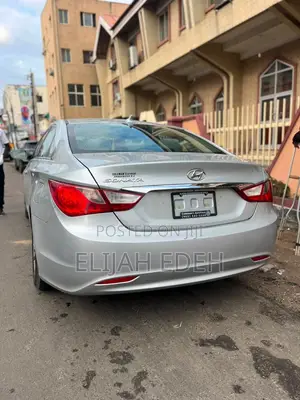 Hyundai Sonata GLS Sedan FWD (2.4L 4cyl 6A) 2013 Silver