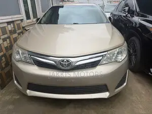 Toyota Camry 2014 Gold