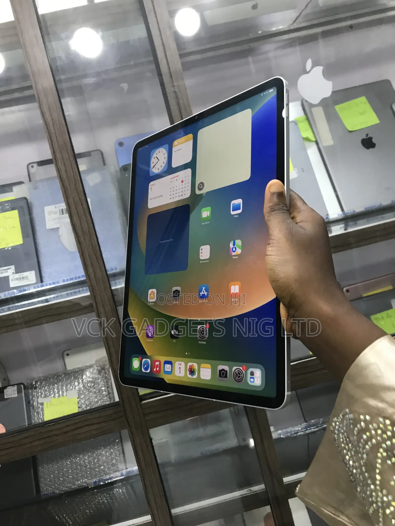 Apple iPad Pro 12.9 (2022) 128 GB Gray