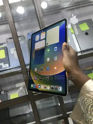 Apple iPad Pro 12.9 (2022) 128 GB Gray