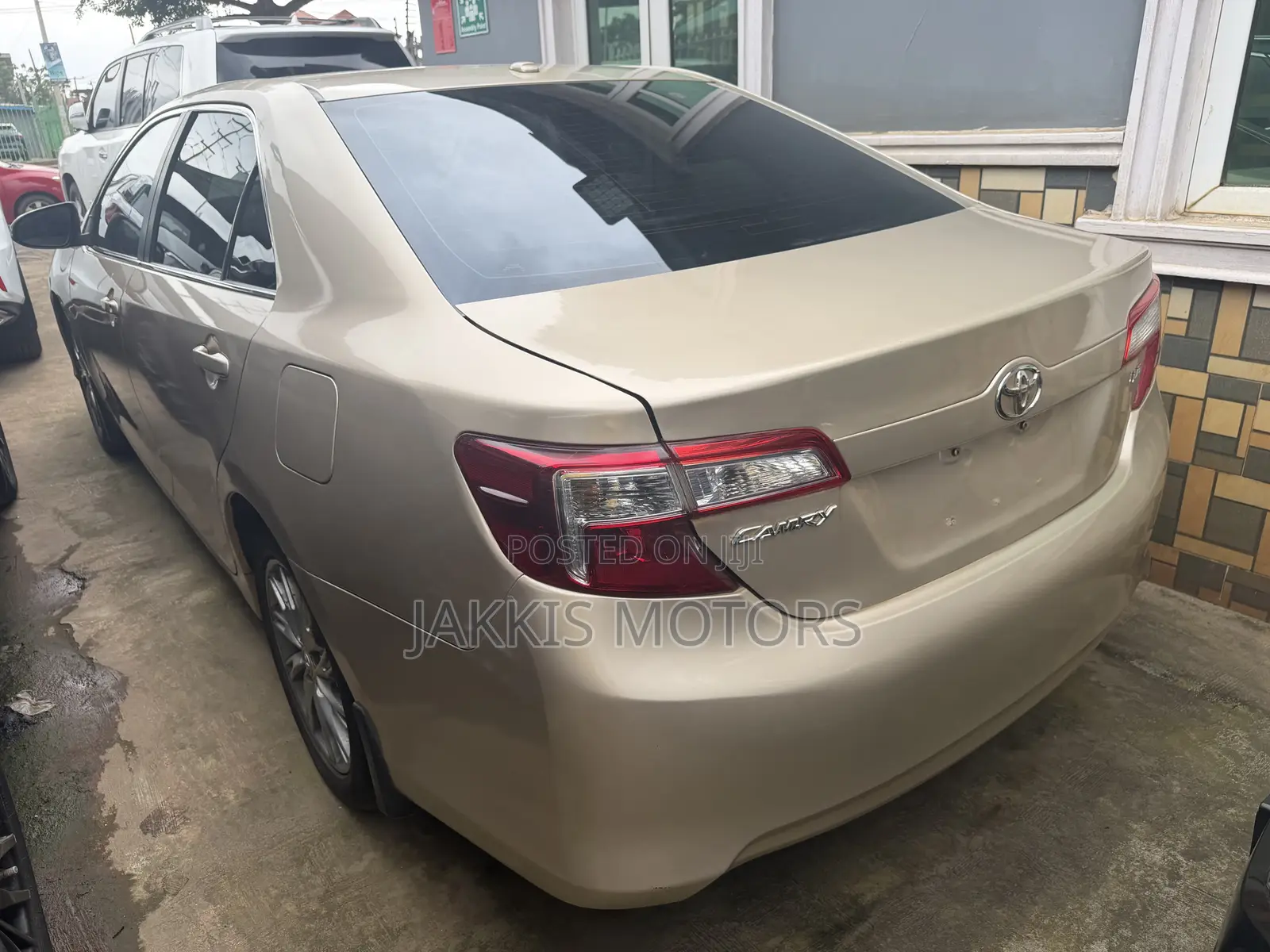 Toyota Camry 2014 Gold