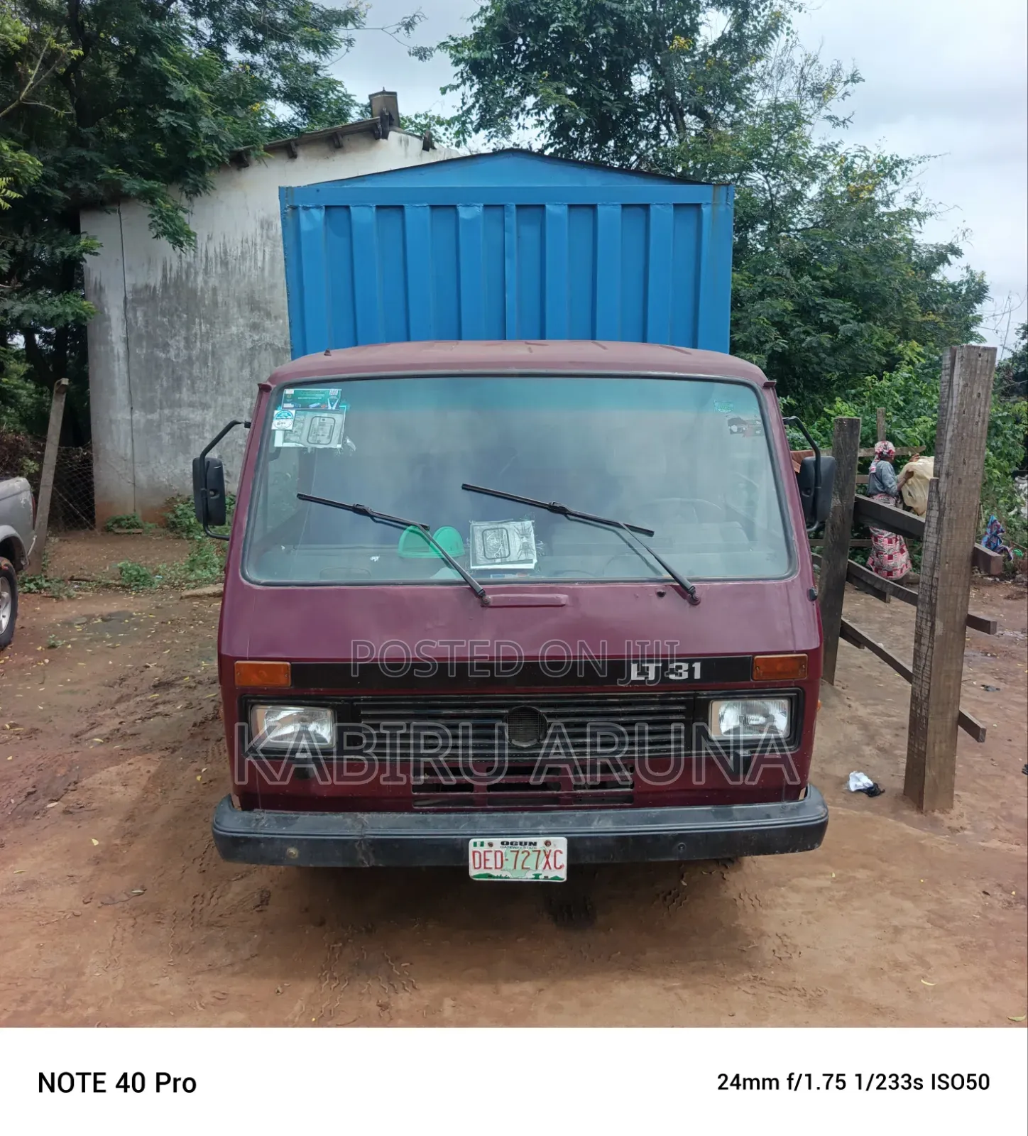 Volkswagen LT 2000 Brown