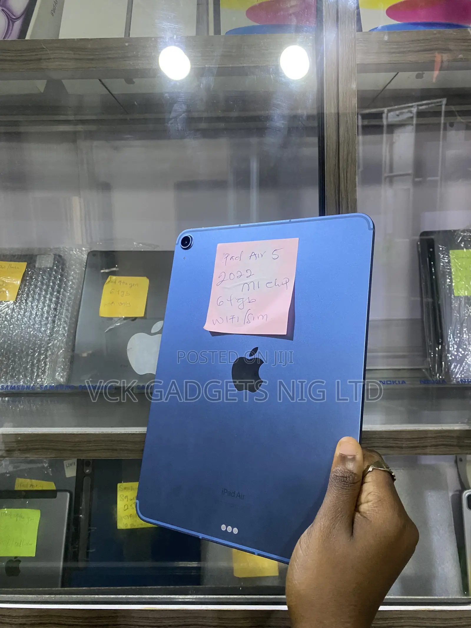 Apple iPad Air (2022) 64 GB Blue