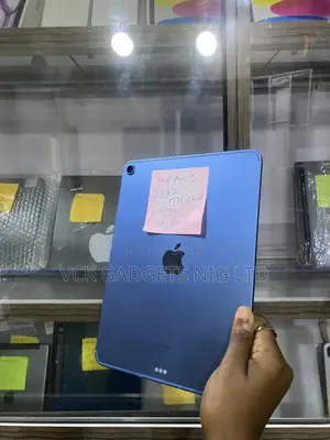 Apple iPad Air (2022) 64 GB Blue