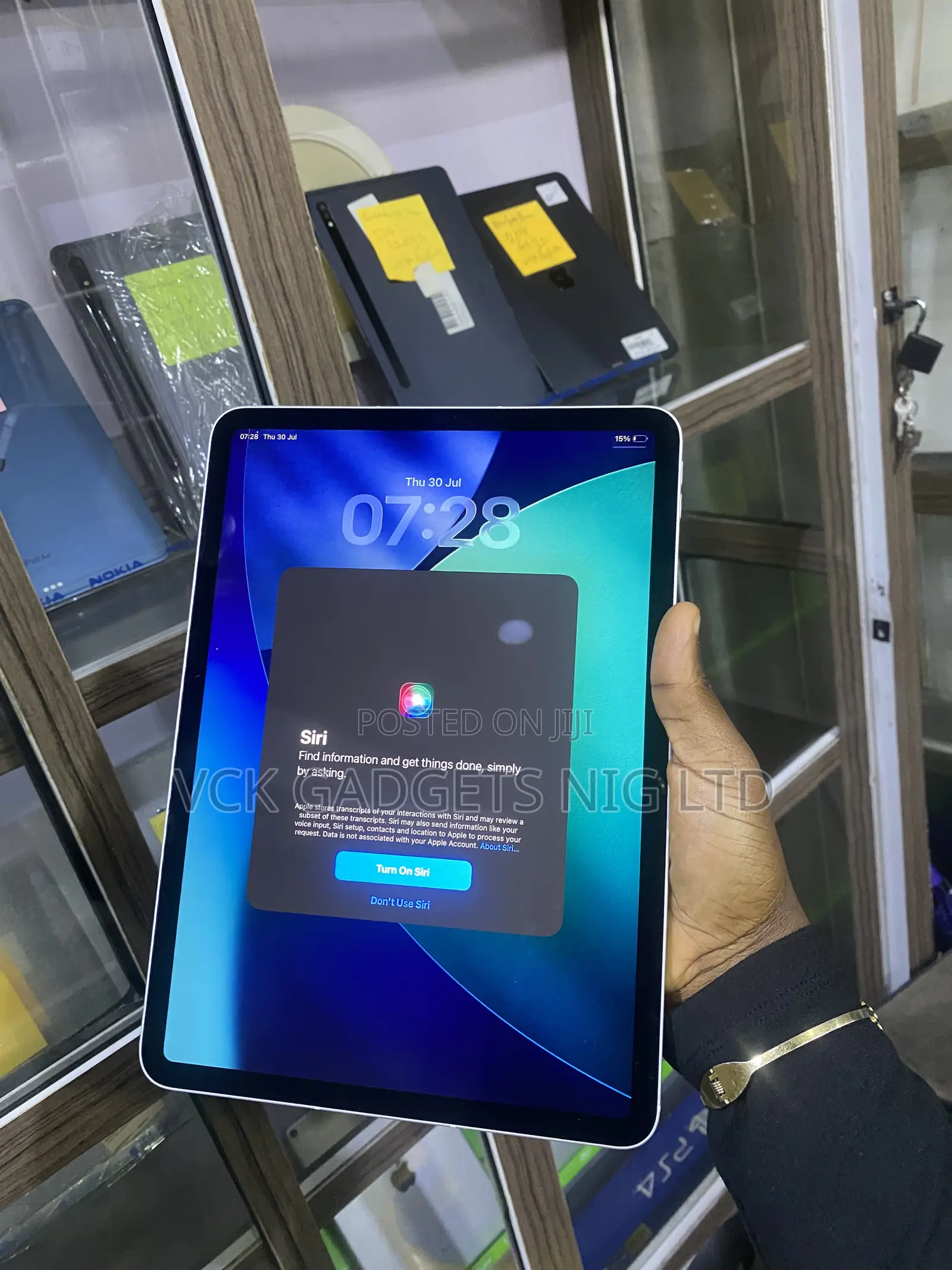 Apple iPad Air (2022) 64 GB Blue