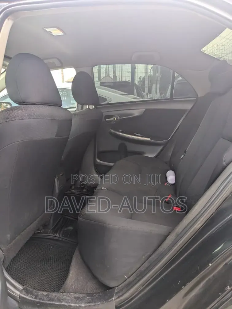 Toyota Corolla 2012 Black
