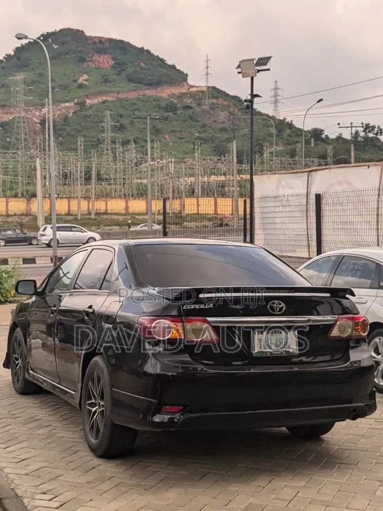 Toyota Corolla 2012 Black