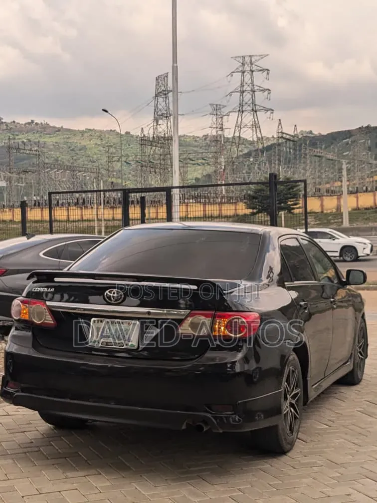 Toyota Corolla 2012 Black