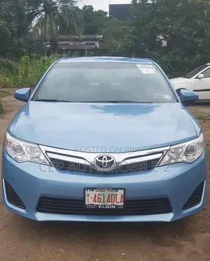 Toyota Camry LE 4dr Sedan (2.5L 4cyl 6A) 2012 Blue
