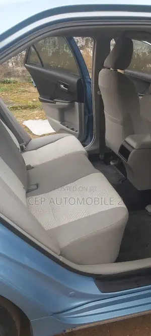 Toyota Camry LE 4dr Sedan (2.5L 4cyl 6A) 2012 Blue