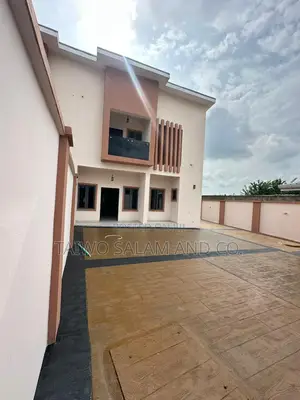 4bdrm Duplex in Akobo for sale