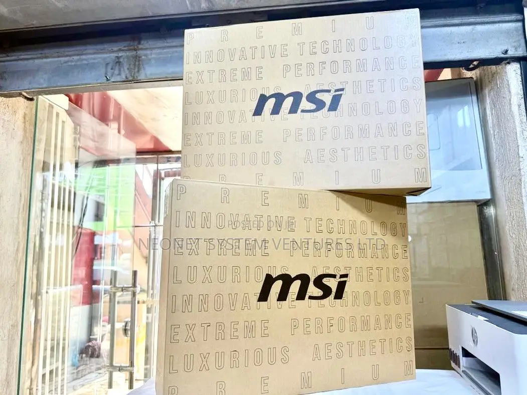 New Laptop MSI 32GB Intel Core Ultra 9 SSD 1T