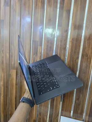Laptop Apple MacBook Pro 2023 M3 Max 64GB Apple M3 Max SSD 1T