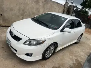 Toyota Corolla 2010 White