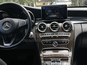 Mercedes-Benz C300 2015 Black