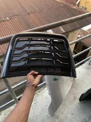 Louvered Hood Vent Scoop – Gloss Black