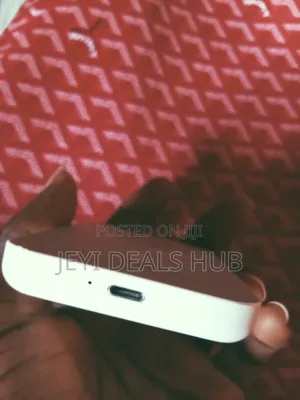 Magnetic Wireless iPhone Power Bank