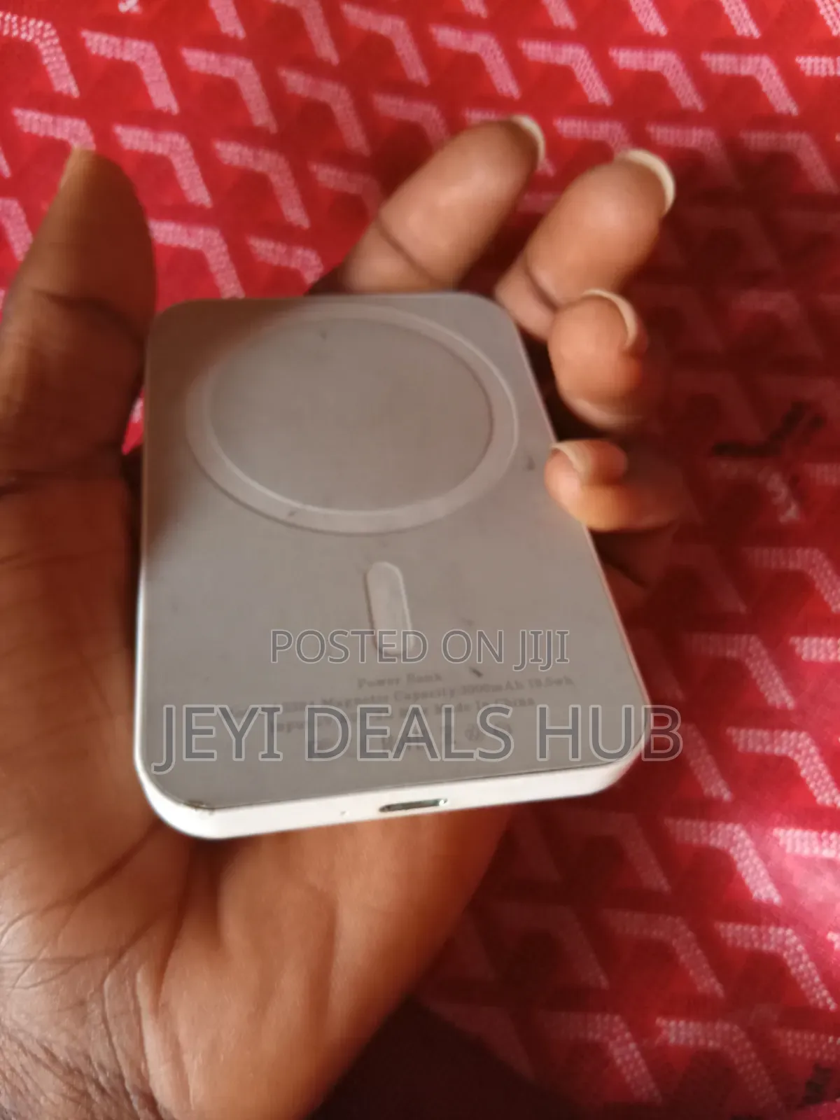 Magnetic Wireless iPhone Power Bank