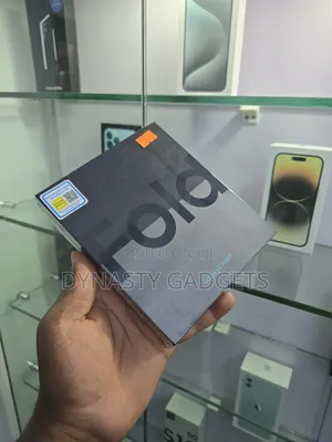 New Samsung Galaxy Z Fold4 256 GB Gold