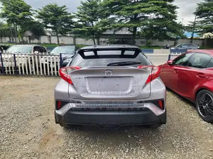 Toyota C-HR XLE FWD 2020 Silver