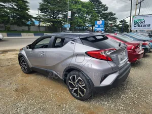 Toyota C-HR XLE FWD 2020 Silver