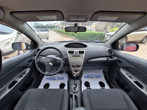 Toyota Yaris 2009 Red