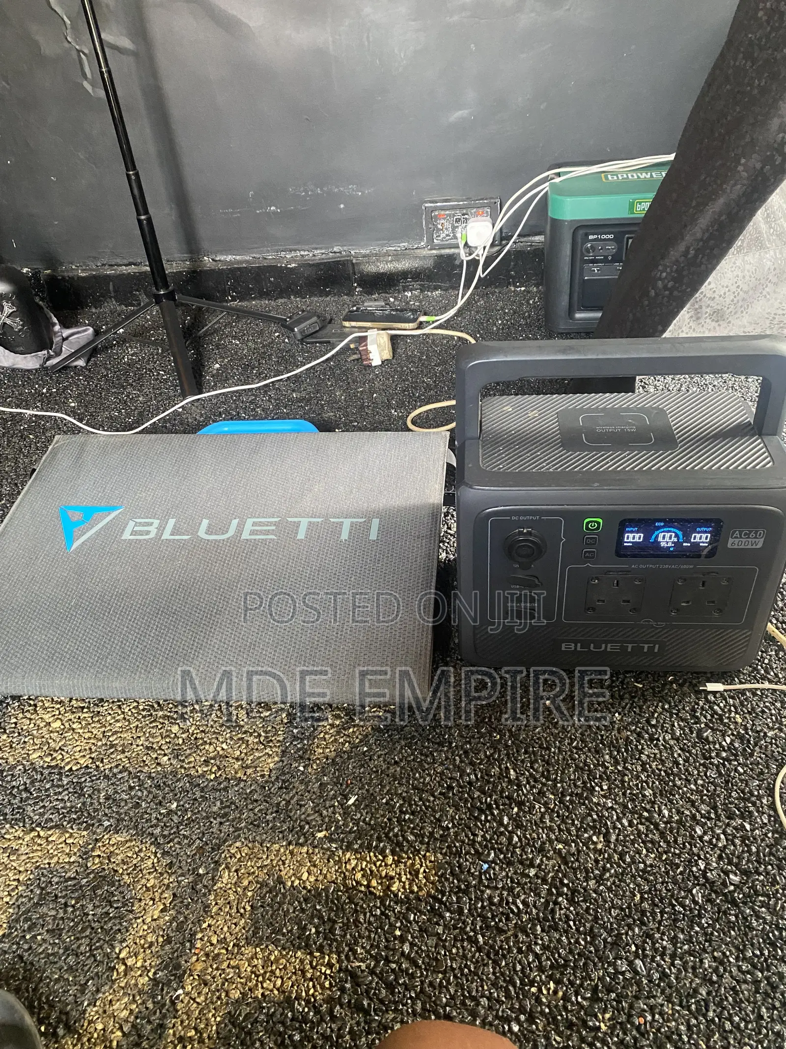 Bluetti Ac60 Portable Solar Station + 120W Solar Panel