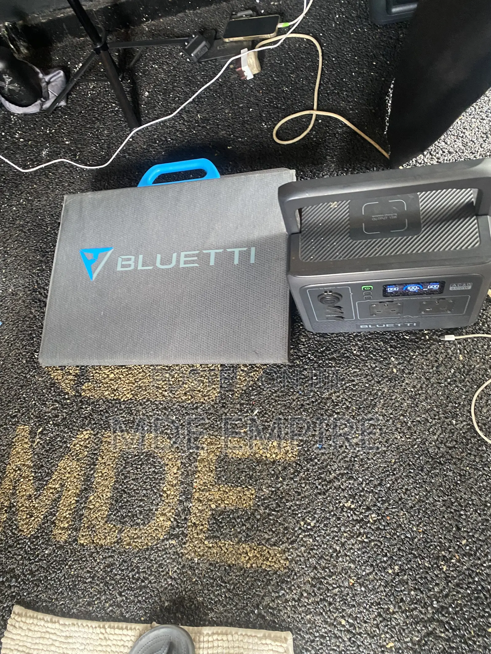 Bluetti Ac60 Portable Solar Station + 120W Solar Panel