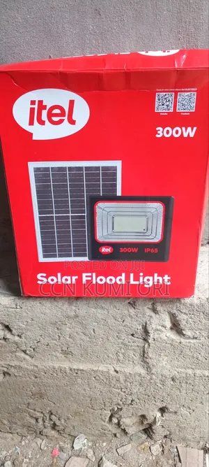 Itel Solar Flood Light 300w. With Solar Panel.