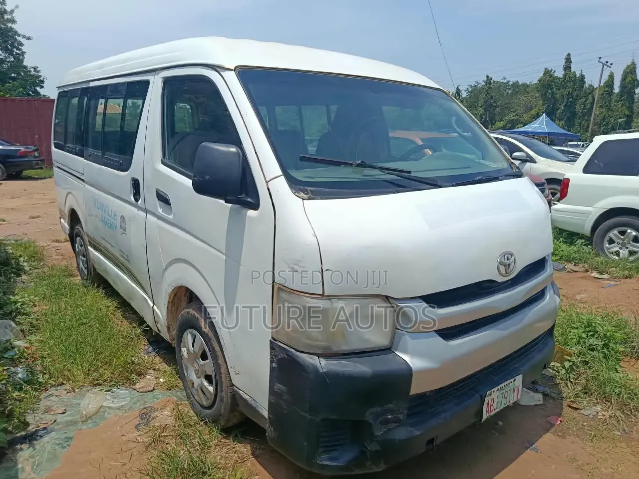 Toyota HiAce 2010 White