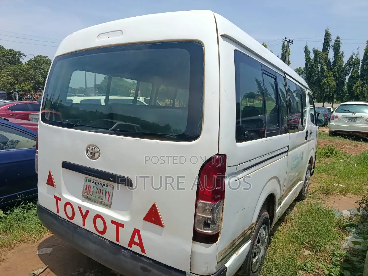 Toyota HiAce 2010 White