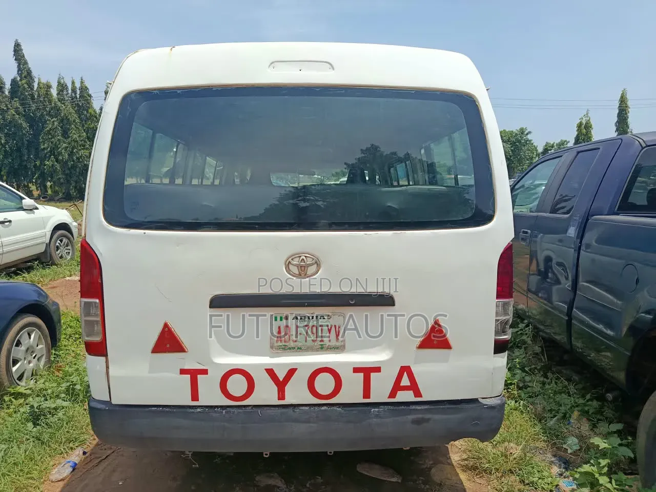 Toyota HiAce 2010 White