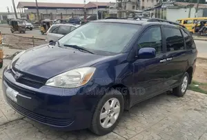 Toyota Sienna 2005 Blue