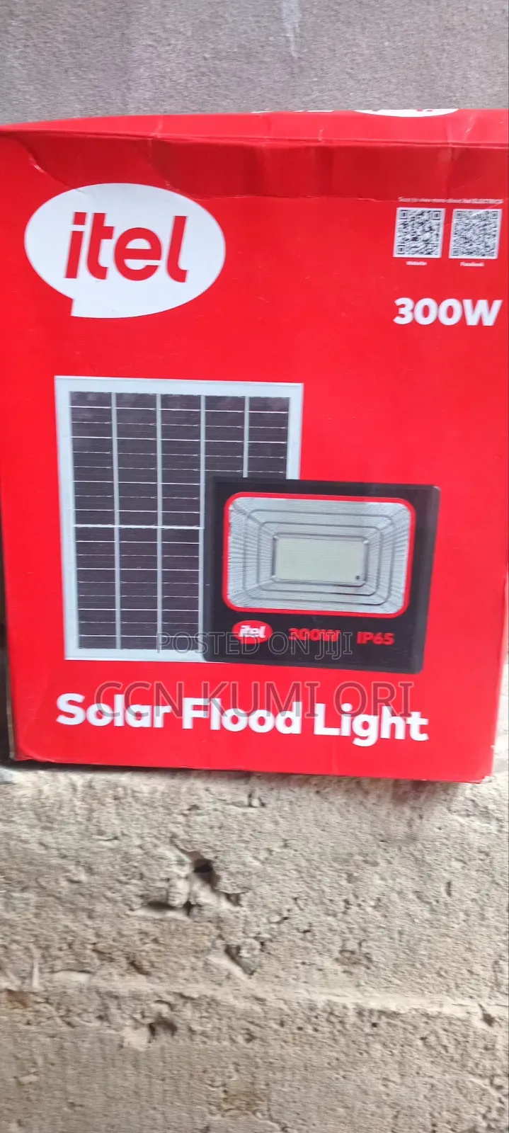 Itel Solar Flood Light 300w. With Solar Panel.