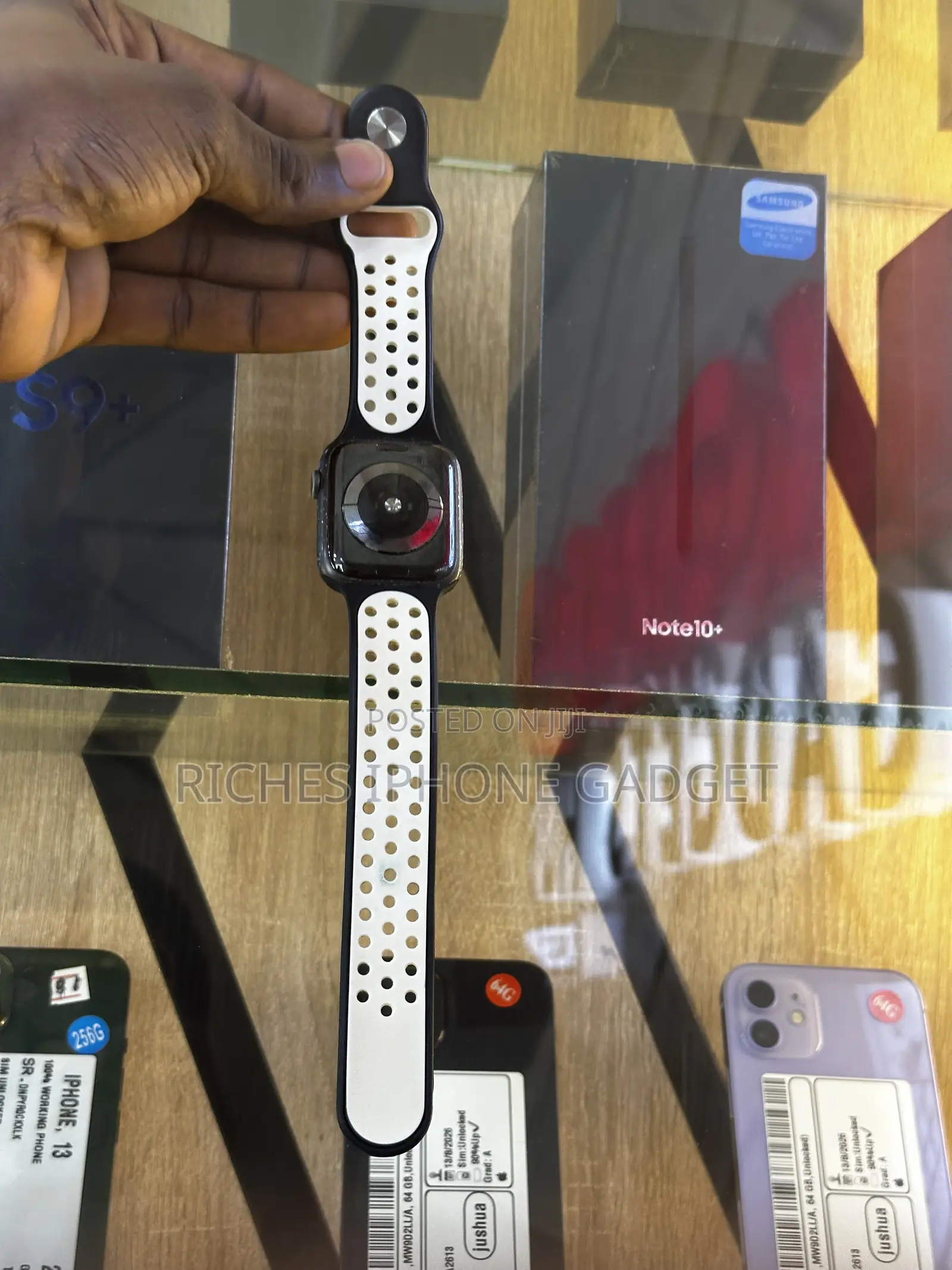 Apple Series 5