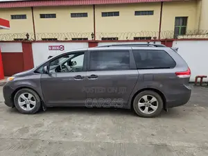Toyota Sienna 2012 Gray