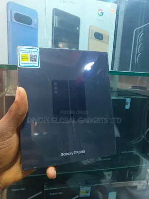 New Samsung Galaxy Fold 5G 512 GB Purple